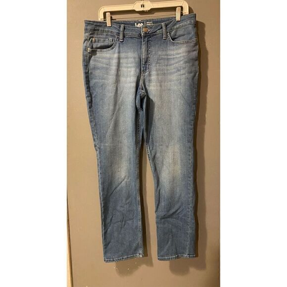 Lee Light Wash Regular Fit Straght Leg Midrise Jeans Size 14 - Picture 1 of 6